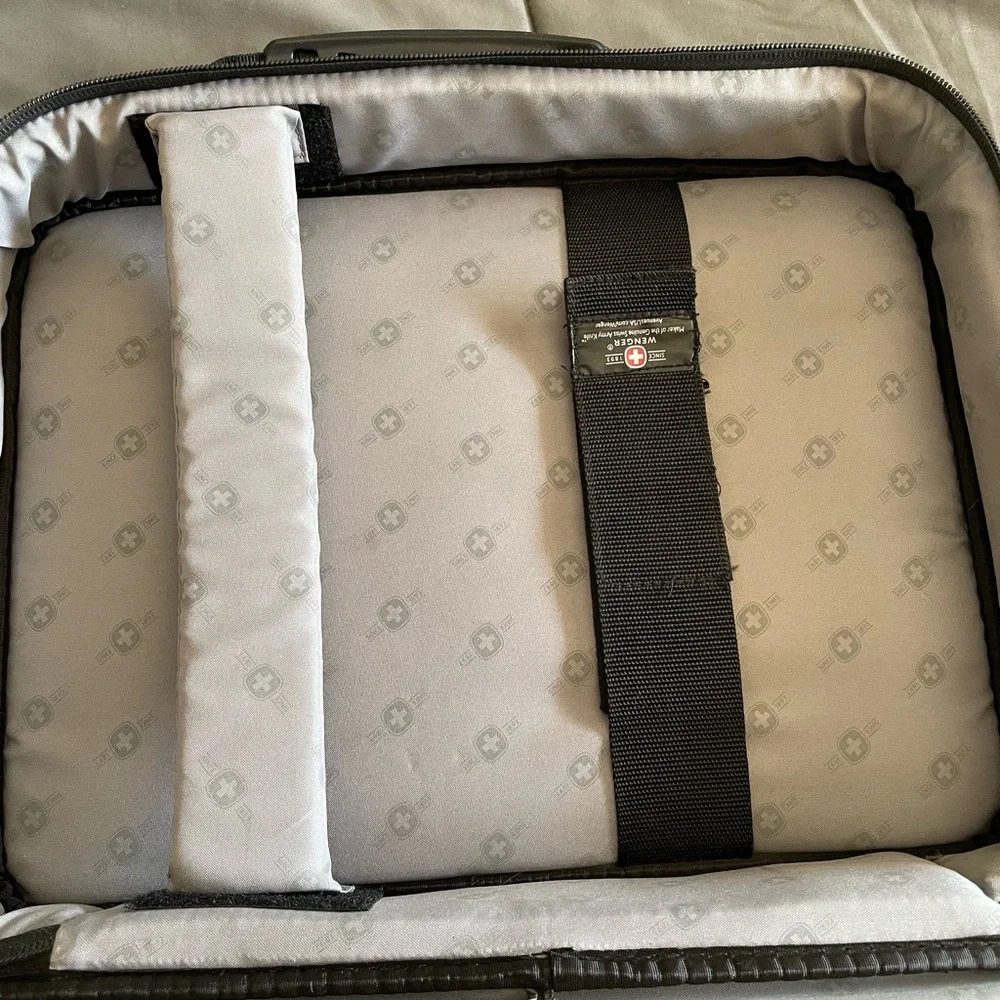 SwissGear Laptop Briefcase Bag Black 16”x12” Fits 15.6” Laptop Shoulder Strap